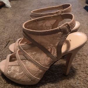 New Nine West lace heels size 5.5